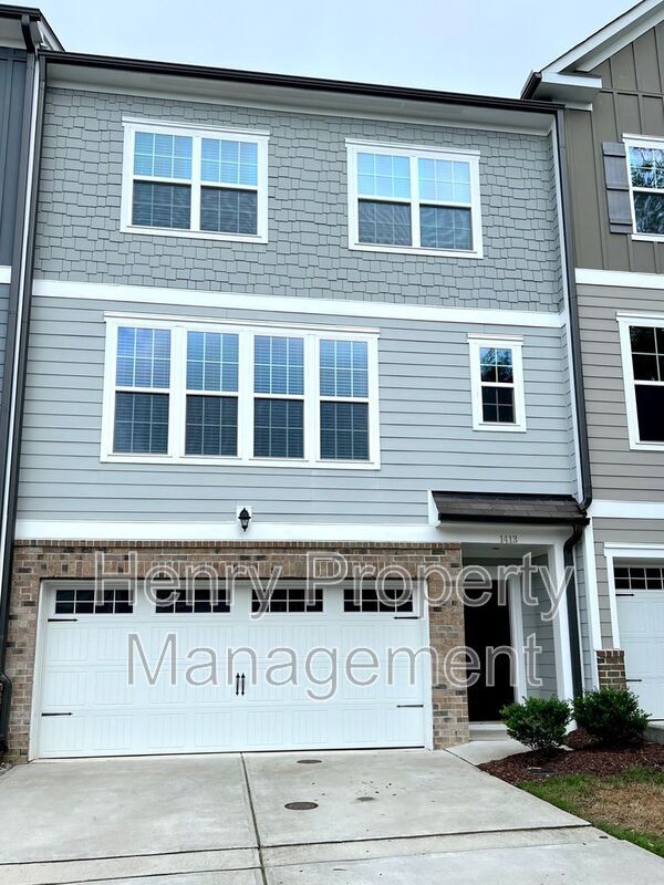Building Photo - 1413 Regents Ln