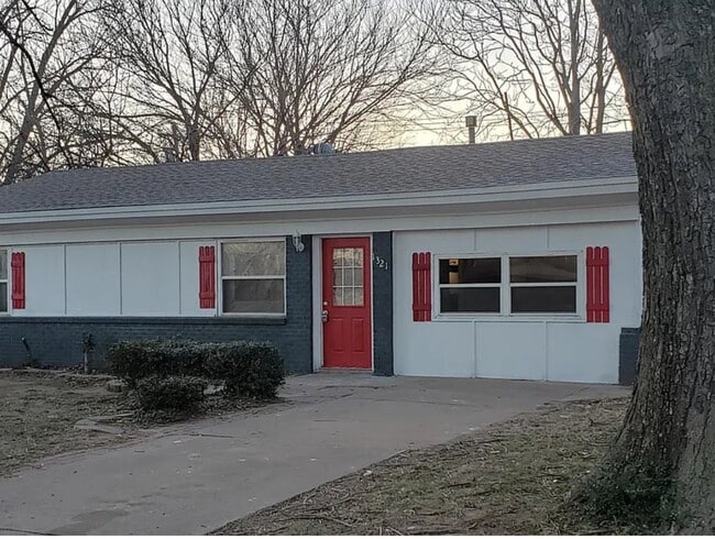 Photo - 1321 Mallard Dr House