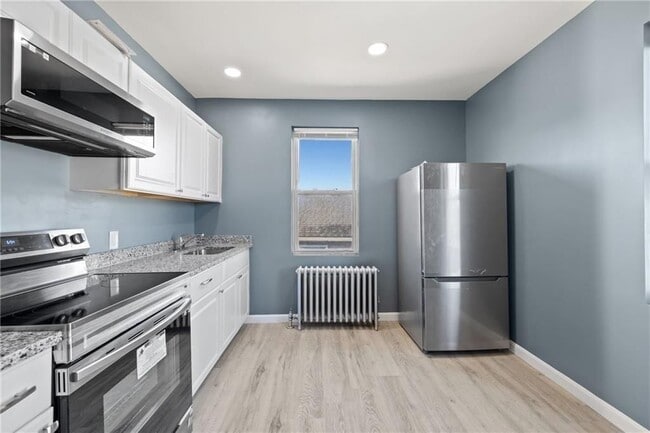 Building Photo - 18 Loreto St