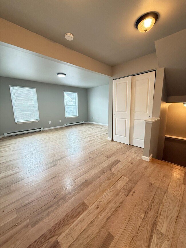 Foto del edificio - 845 Poplar St
