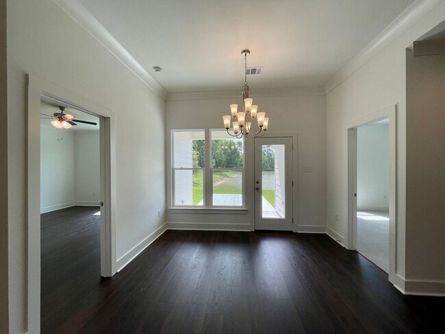 Foto del edificio - Must see home in Denham Springs on the lake!