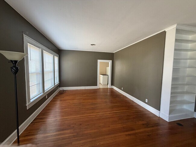 Building Photo - 3432 Broadmoor Blvd