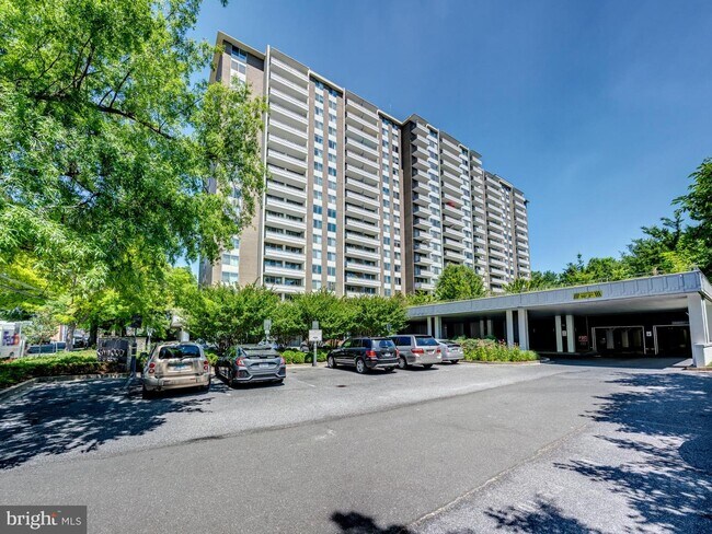 Foto del edificio - 5101 River Rd