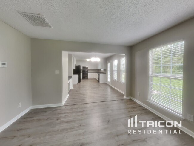 Foto del edificio - 5753 Village Loop