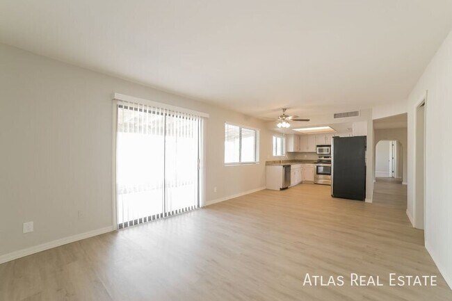 Building Photo - 5006 W Torrey Pines Cir