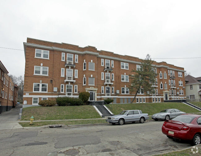 Building Photo - Cambridge House Apartments