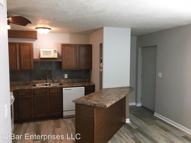 Building Photo - 620 S 35th St