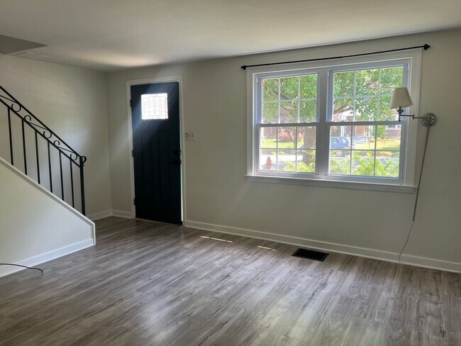 Foto del edificio - Coming Soon! Beautiful 3bd 1ba Lancaster semi-detached Home