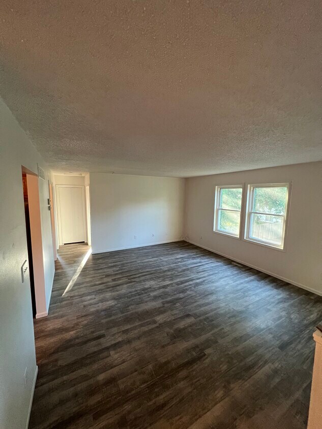 526 Market St S, Shakopee, MN 55379 House Rental in Shakopee, MN