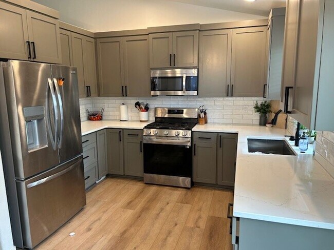 Foto del edificio - Beautiful 3 Bed/2.5 Bath Home on Bend's East Side - Pelican Drive