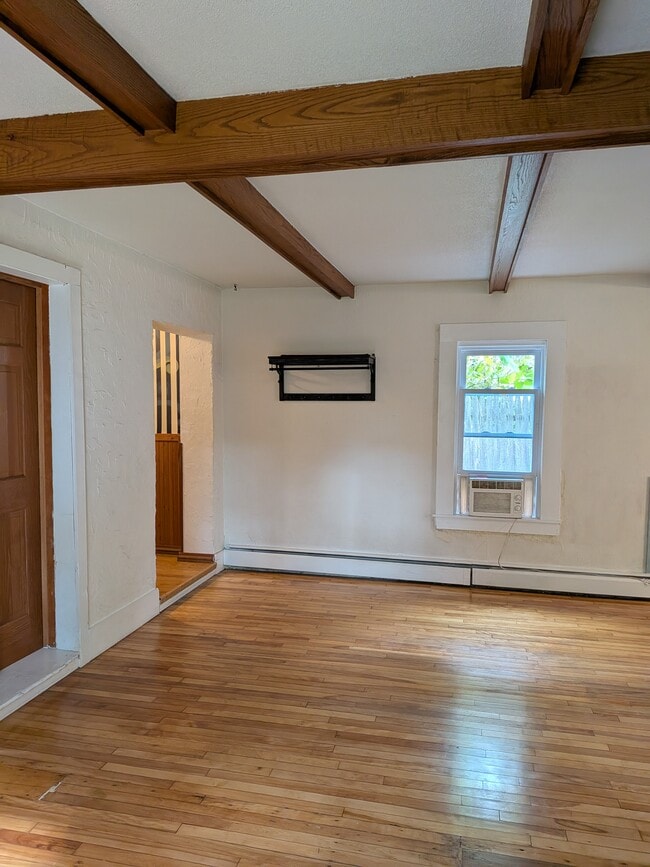 Building Photo - 1730 Hubbard Ave