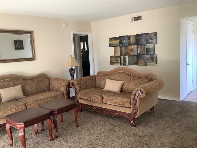 Foto del edificio - 682 Oakmont Ave