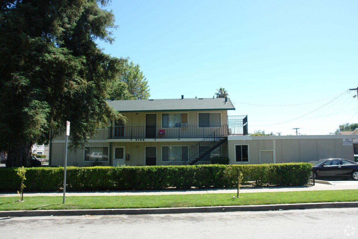 Building Photo - 5718 Via Monte Dr