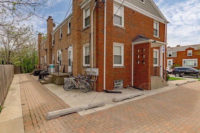 Foto del edificio - 5638 W Carmen Ave