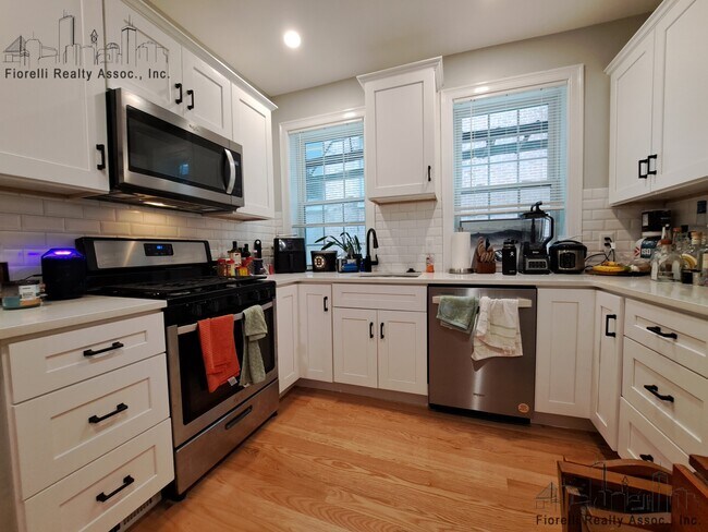 Foto del edificio - 178 Endicott St