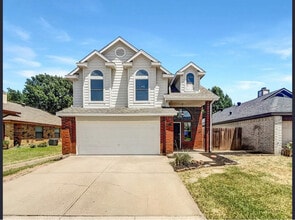 Building Photo - 6808 Driffield Cir E