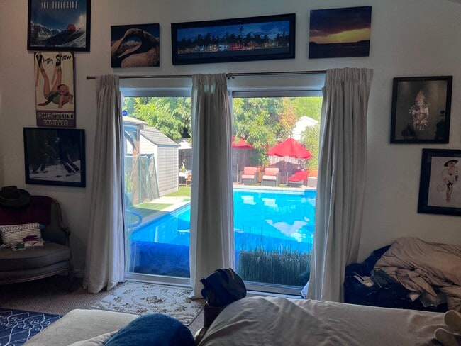 Foto del edificio - 7442 Gaynor Ave