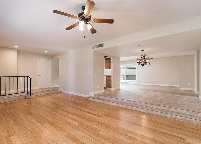 Foto del edificio - 5711 N 83rd Pl