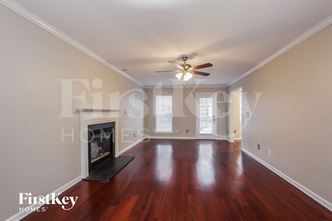 Foto del edificio - 6214 Forest Pond Dr
