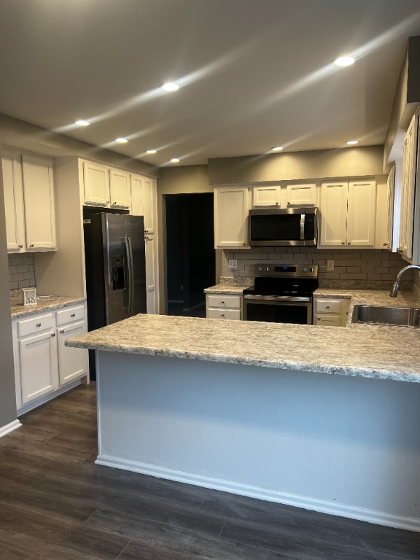 Building Photo - 6555 Birchview Dr