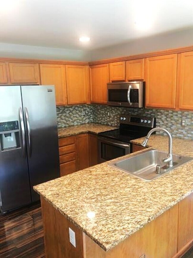 Foto del edificio - August Move in- 3bed 2.5 Bath Horizon Point