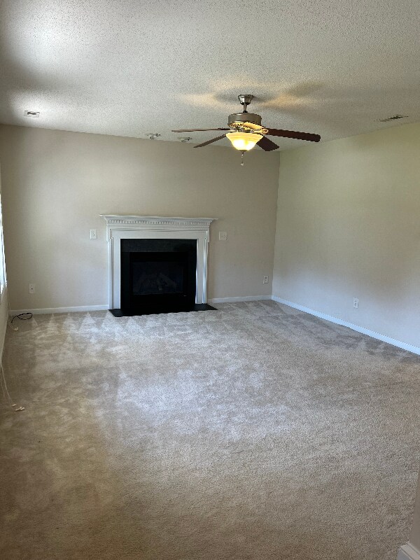 Foto del edificio - 240 Loxley Ln