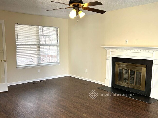 Foto del edificio - 160 Olde Mill Pointe