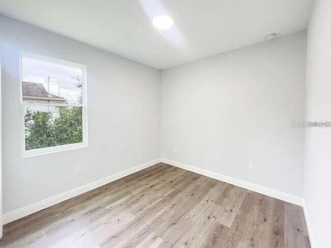 Foto del edificio - 17381 Tyler Ave