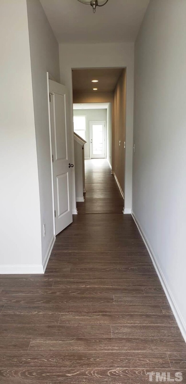 Building Photo - 906 Talbot Pl