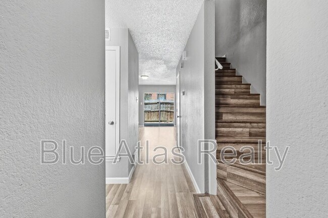 Foto del edificio - 8108 Foxfire Ln