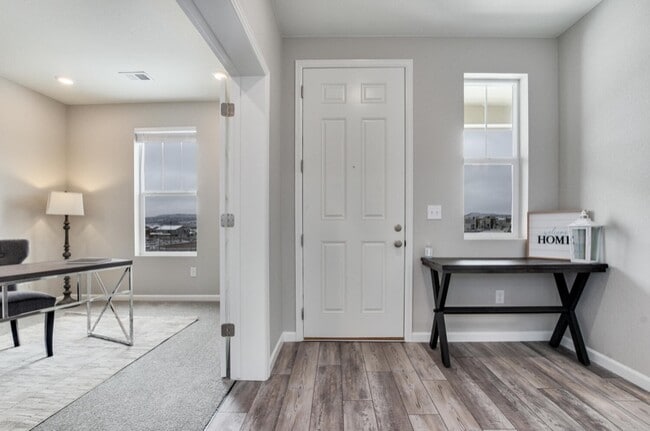 Foto del edificio - 2910 Low Meadow Blvd