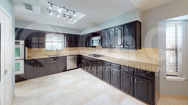 Foto del edificio - 903 Willow Brook Dr