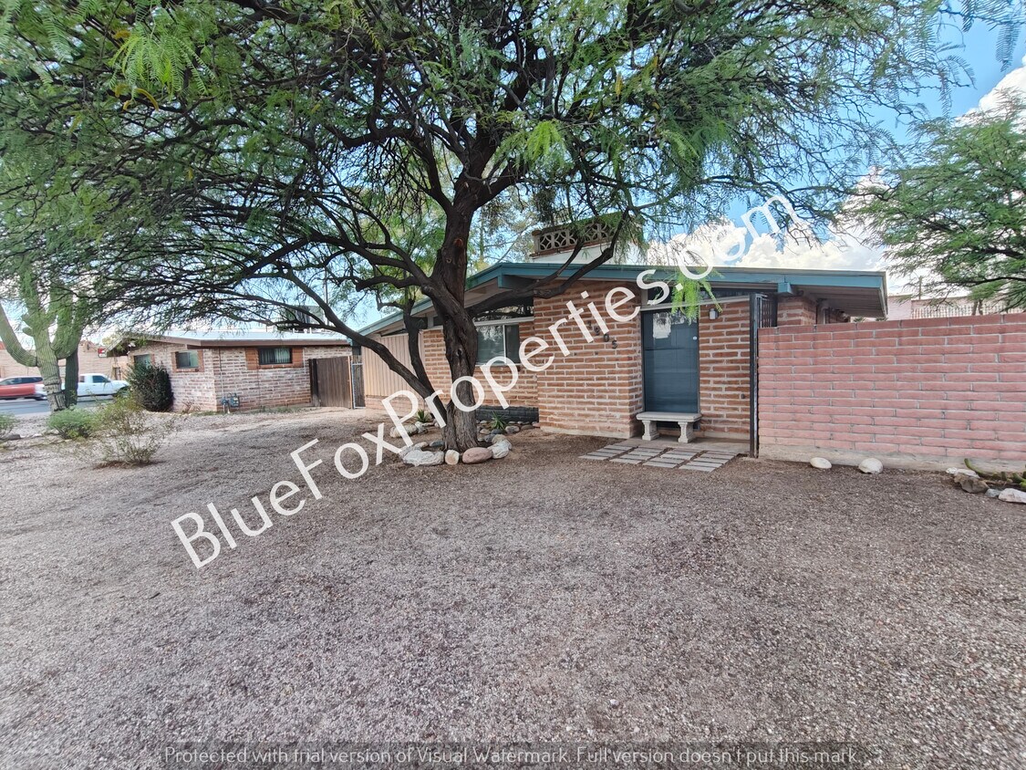 Foto principal - 1905 E Lind Rd