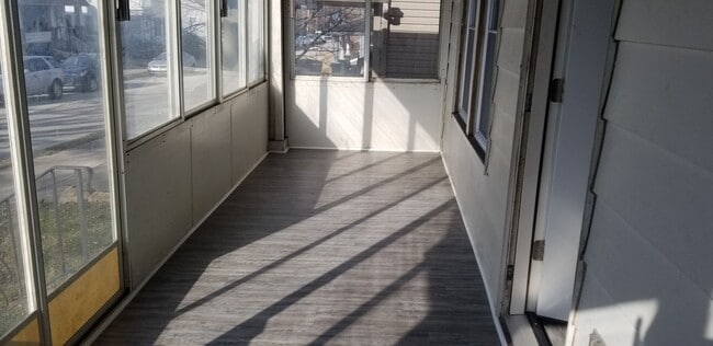 Building Photo - 3 Bed / 1 Bath in Cleveland!