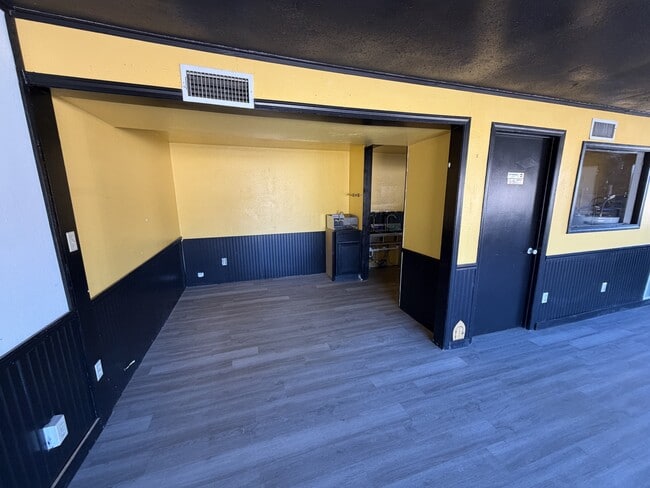 Foto del edificio - 2105 N Broadway St