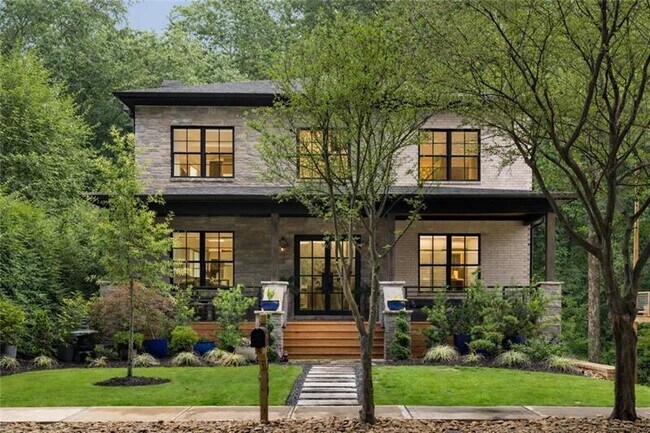 Foto del edificio - 1380 Wayne Ave NE