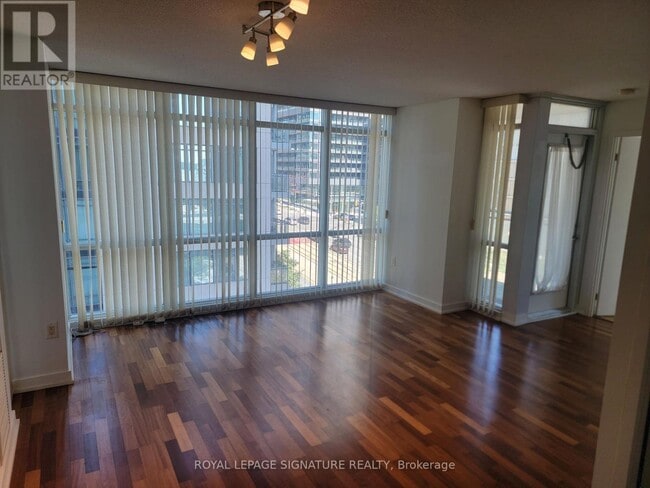 Building Photo - 11-711 Brunel Ct