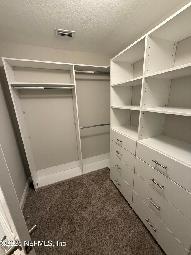Foto del edificio - 114 Eagles Landing Ln