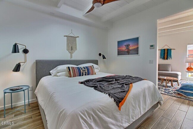 Foto del edificio - 1074 S Seaward Ave