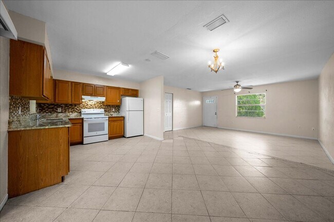 Foto del edificio - 1822 SW 6th St