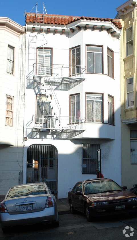 Building Photo - 456 Green St