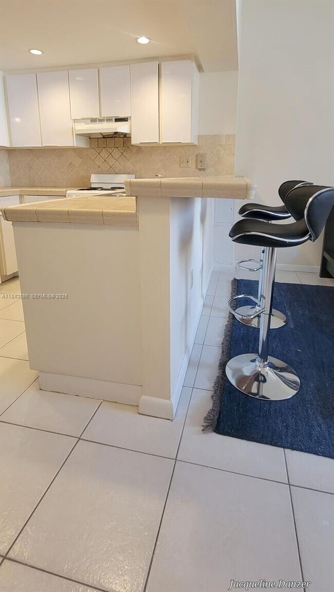 Foto del edificio - 540 Brickell Key Dr