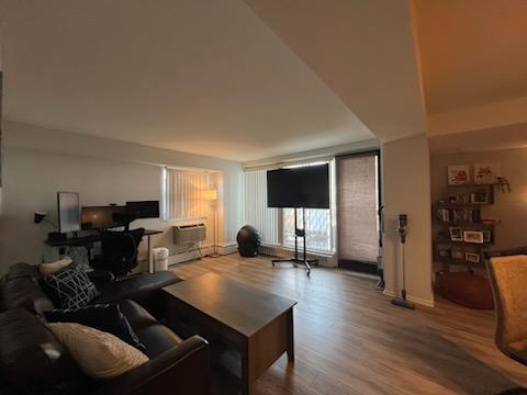 Building Photo - 6030 N Sheridan Rd