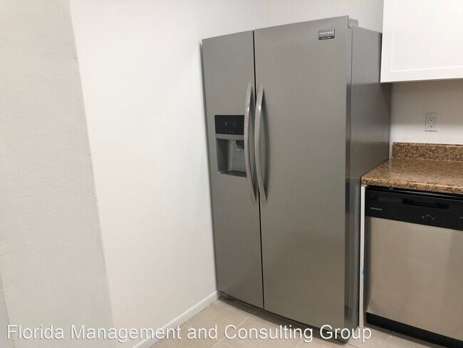 Building Photo - 1 br, 1.5 bath House - 4374 NW 9 Ave # 18-2C