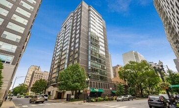 Building Photo - 21 W Goethe St