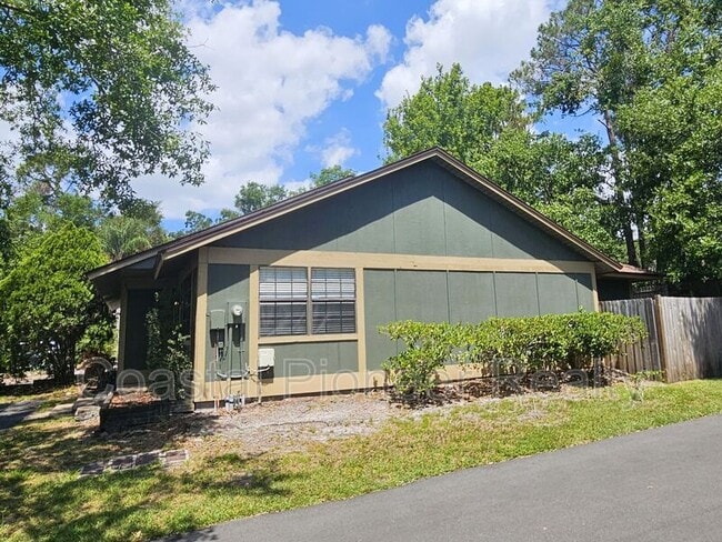 Foto del edificio - 1003 Willow Pond Dr