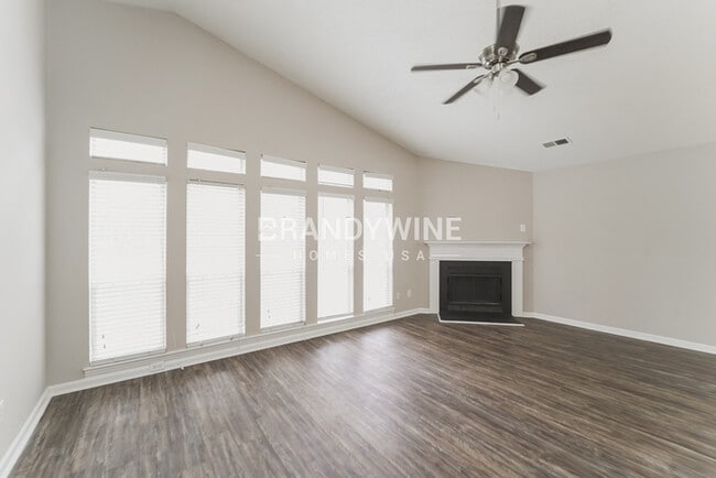 Building Photo - 5831 Silver Eagle Dr