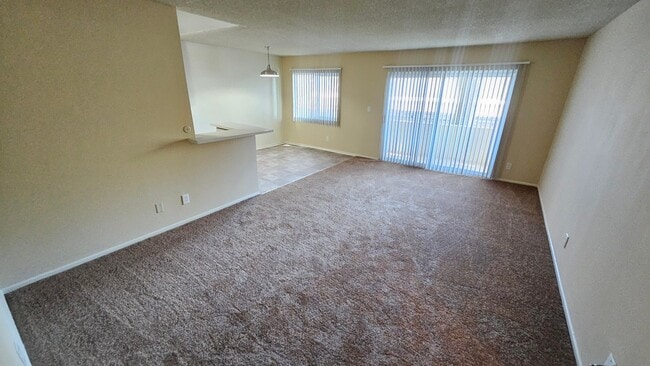 Foto del edificio - 15549 Sherman Way