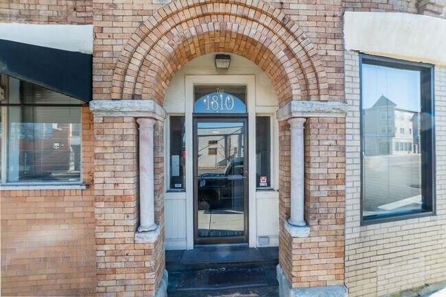 Building Photo - 1810 Dorchester Ave