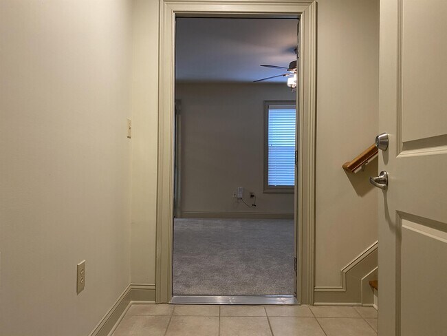 Building Photo - 823 Millwork Cir